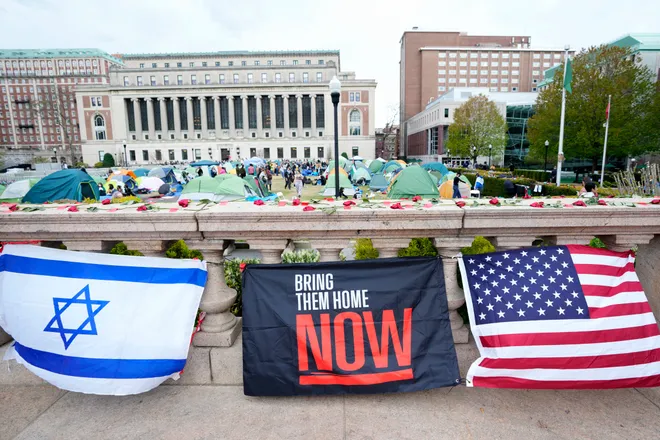 73445315007 042424 columbia 013 College Protests Against Gaza Conflict Persist Despite Hundreds Arrested