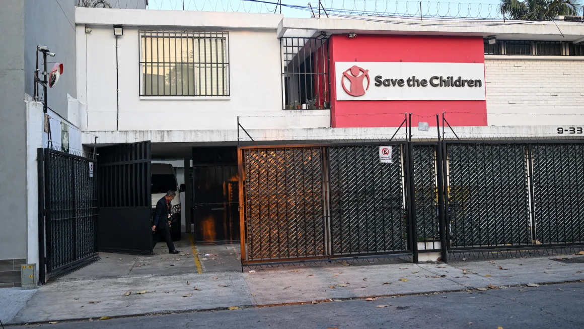 image 15 Guatemalan Prosecutors Raid Save the Children’s Offices Over Complaint by Migrant Children