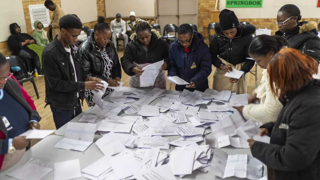 image 128 South African parties form unity government as presidential deadline looms