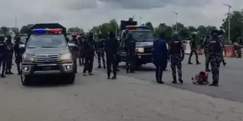 439561A3 6160 489A 9686 221F1234D3E5 "Police Heighten Security Measures as Osun Protesters Stage open Church Service"