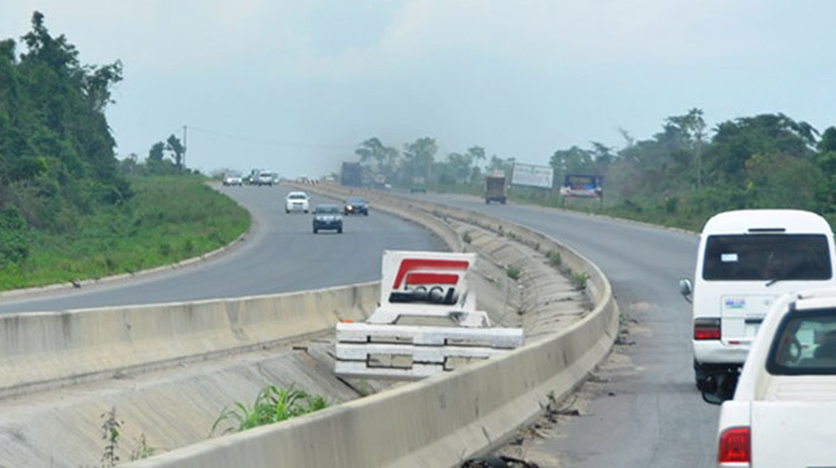 9056C194 CCEF 49A3 B825 C72784BC7AF6 12 dead, four injured in Nigerian in Lagos-Ibadan expressway crash 