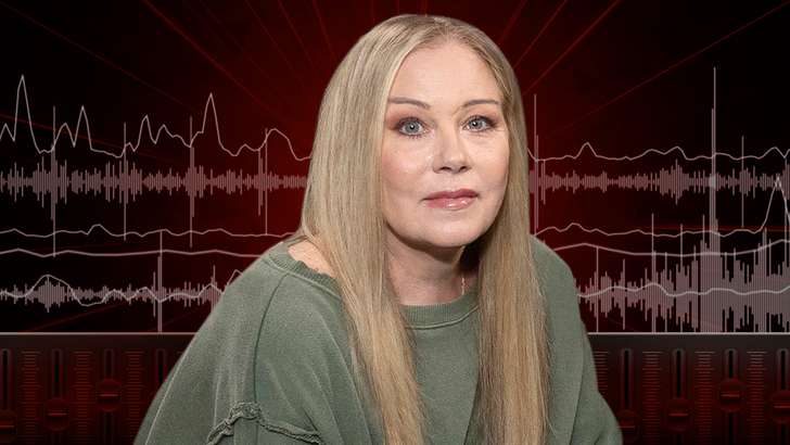 Christina Applegate Reveals Her Dad Died, Gets Emotional Talking About Him Christina-Applegate-audio-1