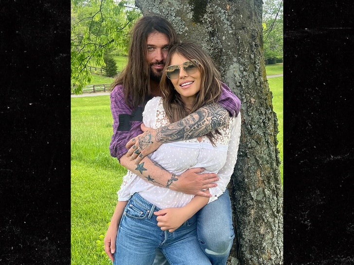 Elizabeth-Hurley-Billy-Ray-Cyrus-ig-1
