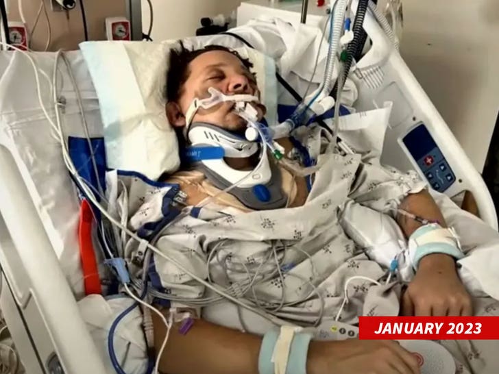jeremy renner in the hospital after snowplow accident