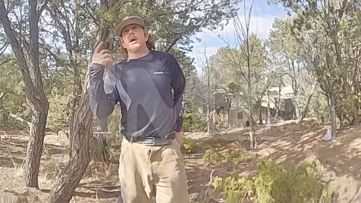 Gene Hackman's Handyman Talks to Cops After Claiming He Saw Wife's Dead Body gene-hackman-bodycam-handyman-kal-04-15-2025