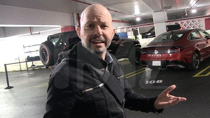 Jon Cryer Says Charlie Sheen Would Be Better President Than Donald Trump 010325-jon-cryer-kal