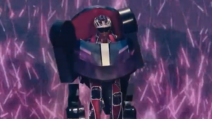 Missy Elliott Goes Full Transformer Mode at Coachella in Epic Moment 041225_missy_elliott-kal
