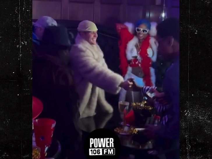 041625-justin-bieber-partying-v2