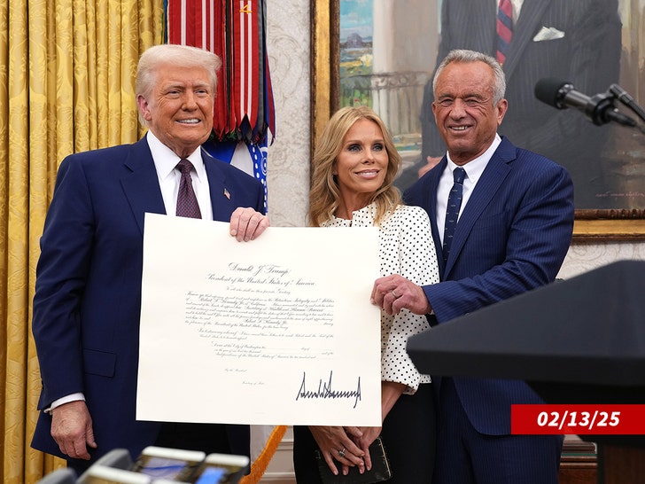 Cheryl-Hines-donald-trump-rfk-jr-gettt-1