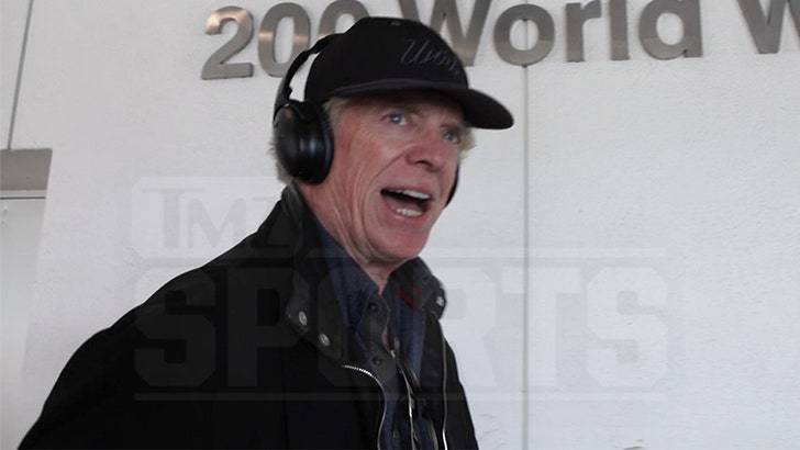 Christopher 'Shooter McGavin' McDonald Says 'Happy Gilmore 2' Will 'Be Fantastic' 040725_christopher_mcdonald_kal