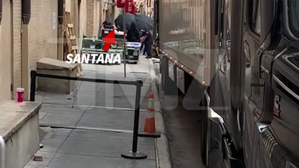 Carlos Santana Suffers Medical Emergency Before Show carlos-santana-kal-04-22-2025