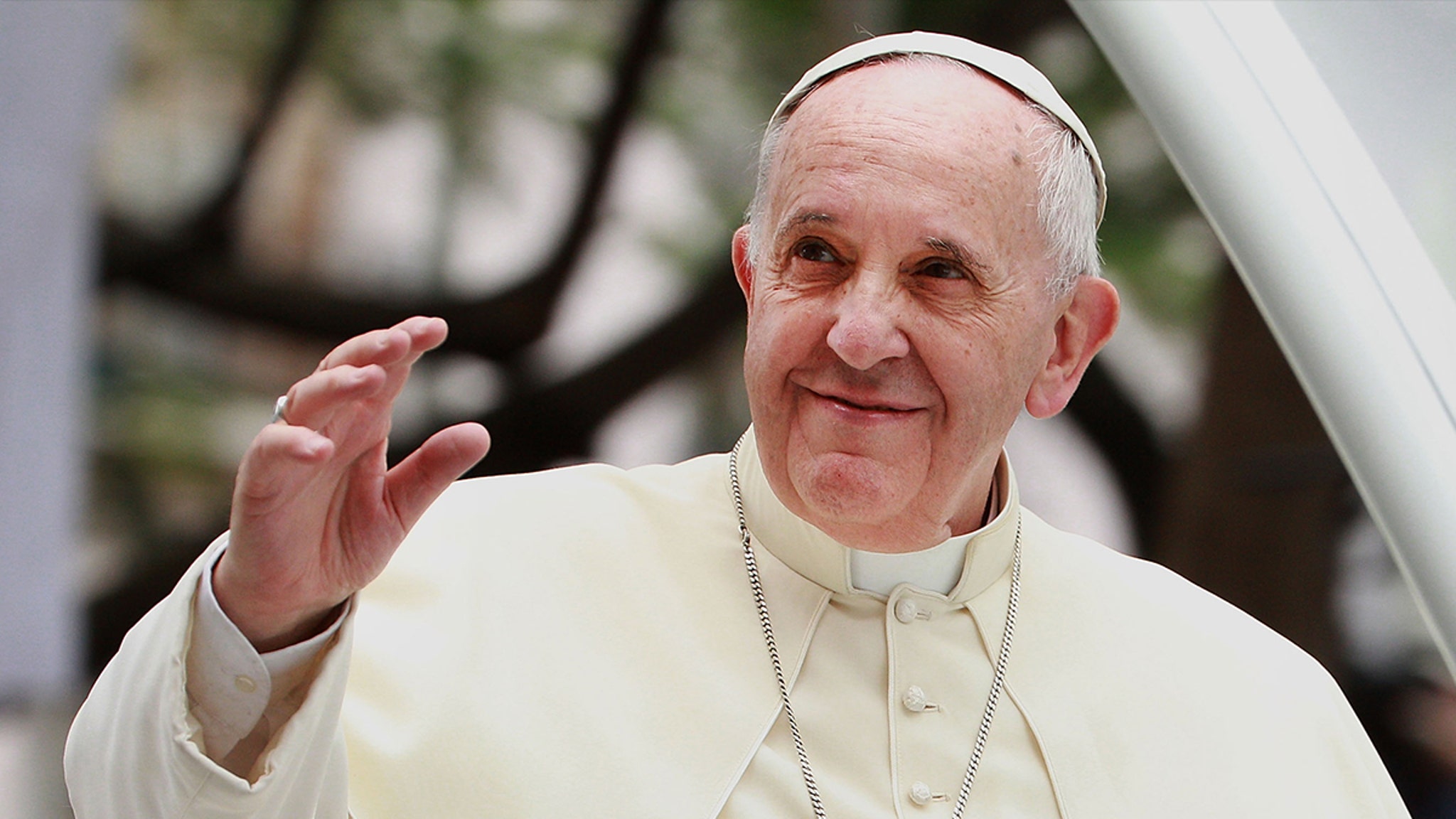 Celebrities React to Pope Francis' Death