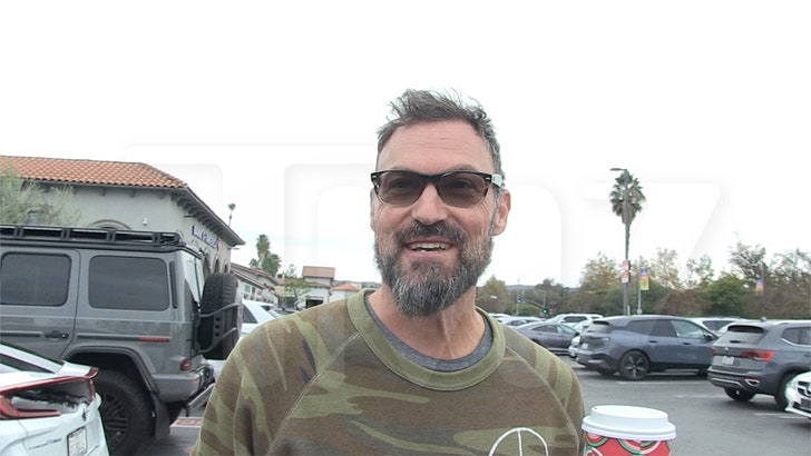 Brian Austin Green Recovering After Surgery For Perforated Appendix 121224_brian_austin_green-kal