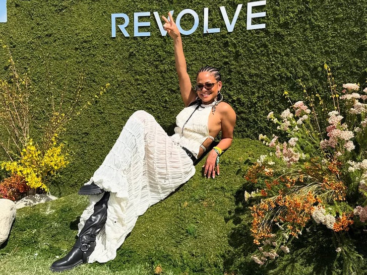 0412-celebrities-at-coachella-2025-day-2-primary-3