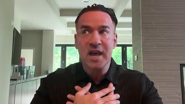 Mike 'The Situation' Sorrentino Happy for Todd & Julie Chrisley's Pardons 052925_mike_sorrentino_look_up_kal