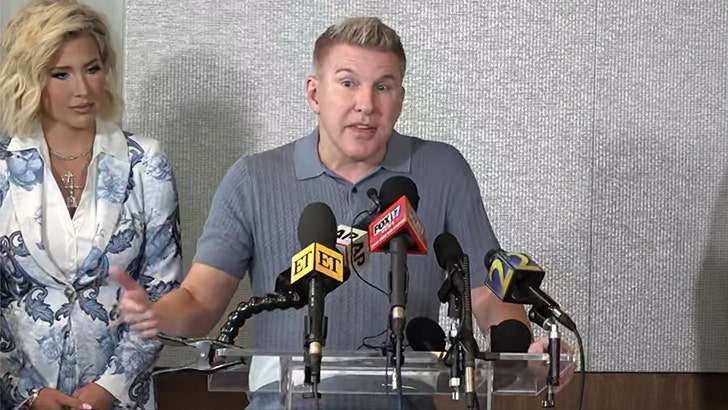 Todd and Savannah Chrisley Hug After His Release From Prison, on Video chrisley-presser-kal-05-30-2025