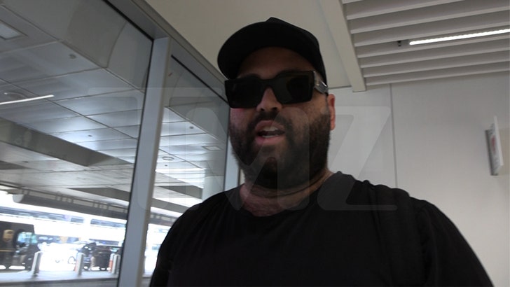 Celeb Chef Andrew Zimmern Rips Diddy for Putting Apple Sauce on Burgers jeremy-fall-kal-05-22-2025