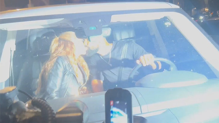 Larsa Pippen and Jeff Coby Share Passionate Kiss After Romantic Dinner larsa-pippen-jeff-coby-kal-05-18-2025