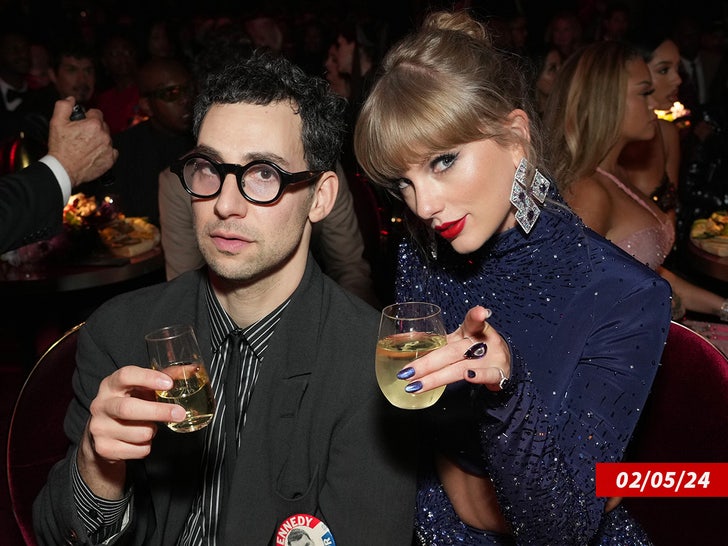Taylor Swift and Jack Antonoff sub