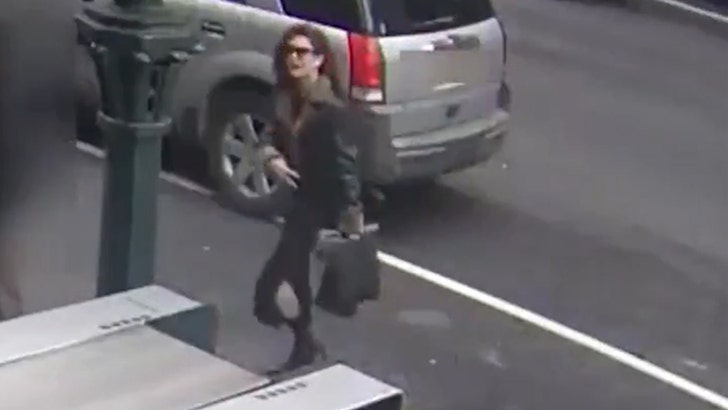 NYPD Releases Footage of Sexy Suspect Sought in Alleged Scissor Attack 052325_nyc_stabber_kal