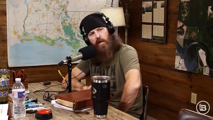 'Duck Dynasty' Star Phil Robertson Dead at 79 120624_phil_robertson_health_kal