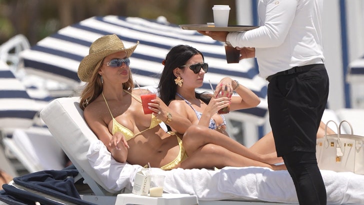 Brooks Nader Flaunts Banging Body in Teeny Yellow Bikini on Beach in Miami 050725_brooks_nader_kal