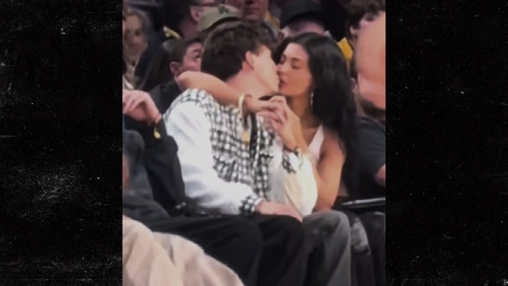 Kylie Jenner, Timothée Chalamet Kiss Courtside at Lakers Game 050125_timothee_chalamet_kylie_jenner_kal
