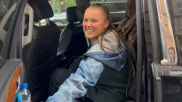 JoJo Siwa Says She Hasn't Spoken to Mickey Rourke Since 'CBB' Controversy 051425_jojo_siwa_KAL_v2