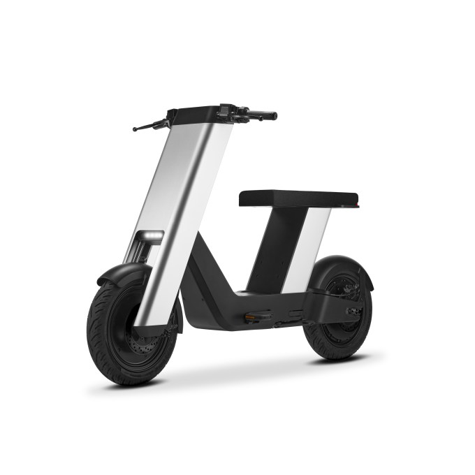 a16z-backed Infinite Machine shows off cheaper, modular electric scooter 00 OLTO QUARTER FRONT LIGHTS a16z-backed Infinite Machine shows off cheaper, modular electric scooter