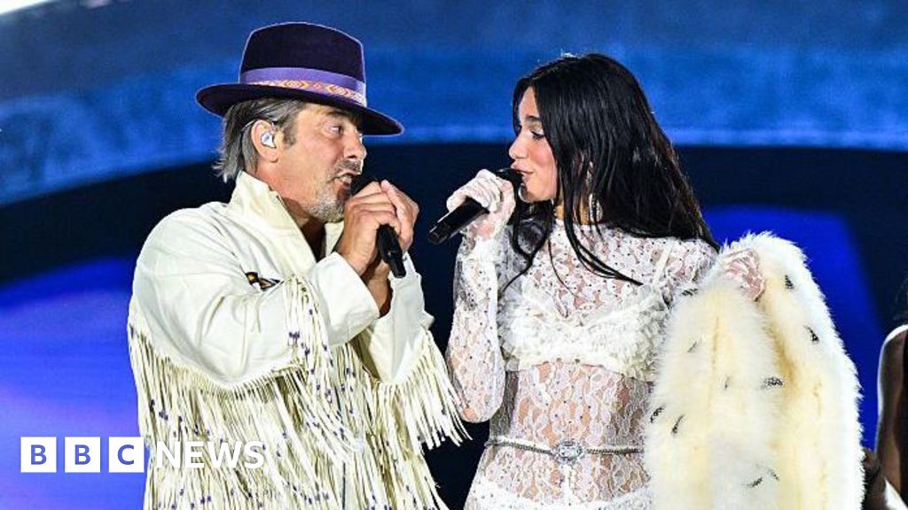 082844f0 4e37 11f0 935f 31fe82b3ea71 Dua Lipa brings out Jamiroquai at emotional Wembley debut