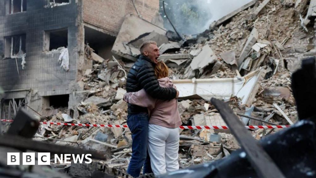 0b4a0350 4b42 11f0 9125 21984b2eddef At least 14 killed and dozens injured in Russian strike on Kyiv
