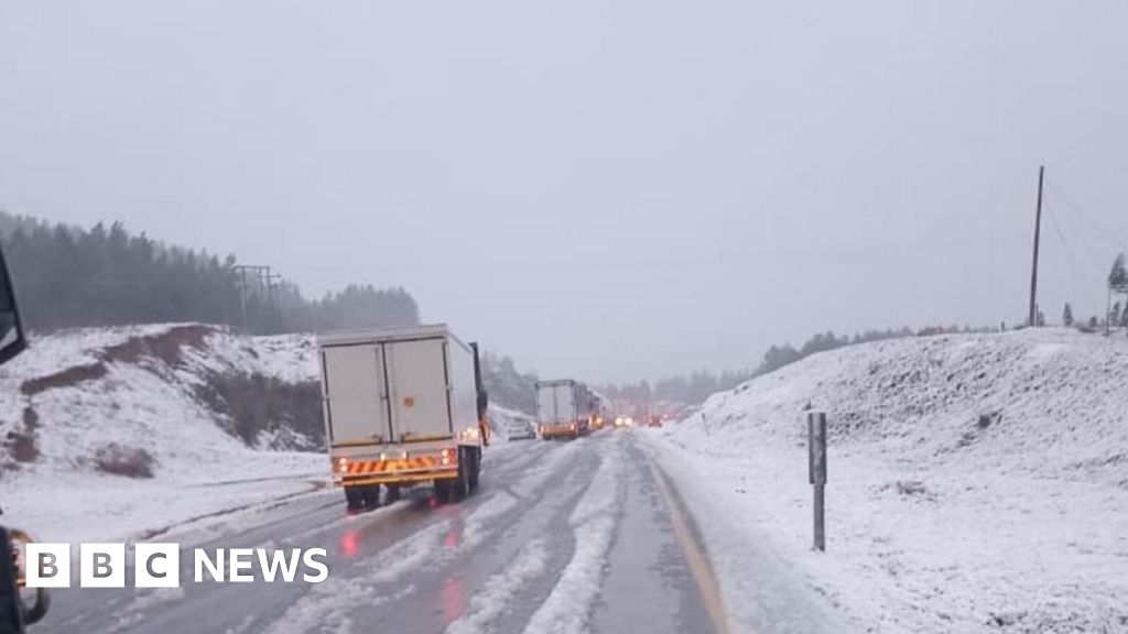 0d550ca0 45ff 11f0 8841 c1be515a1d03 South Africa hit by snow, floods and gale force winds causing havoc