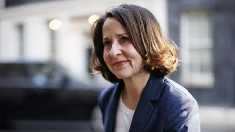 Welfare concessions to be set out before key vote EPA British Secretary of State for Work and Pensions Liz Kendall leaves 10 Downing Street after a cabinet meeting in London, Britain, 18 March 2025.