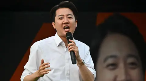 Lee Jae-myung wins South Korea presidency Getty Images Lee Jun-seok, the presidential candidate for South Korea's new Reform Party (RP)