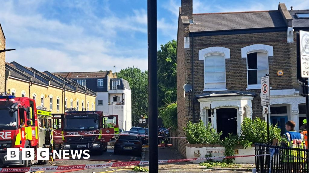 213a5fb0 4b61 11f0 abc3 41f059ca87b9 Murder arrest after woman stabbed