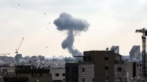 How Iran could respond to the US strikes Reuters Smoke can be seen as during a missile attack from Iran on Israel, amid the Iran-Israel conflict, in Tel Aviv, Israel, June 22, 2025.