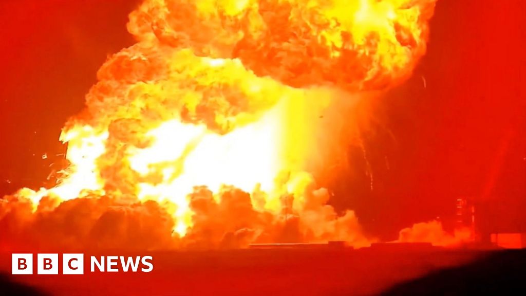 32686170 4cd2 11f0 86d5 3b52b53af158 Moment SpaceX rocket suffers huge explosion