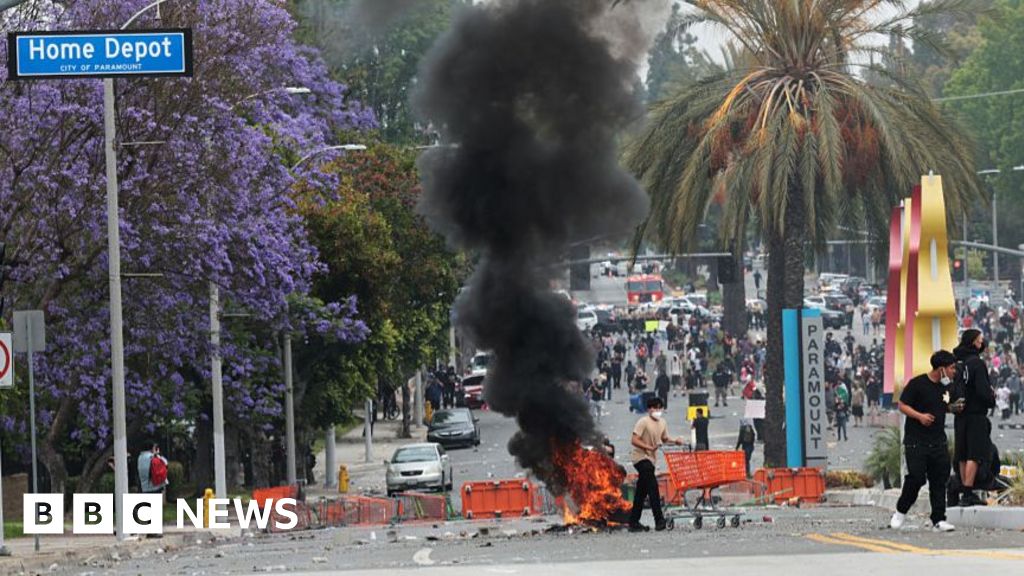472e24c0 44d3 11f0 b6e6 4ddb91039da1 How city erupted over rumours of hardware store raid