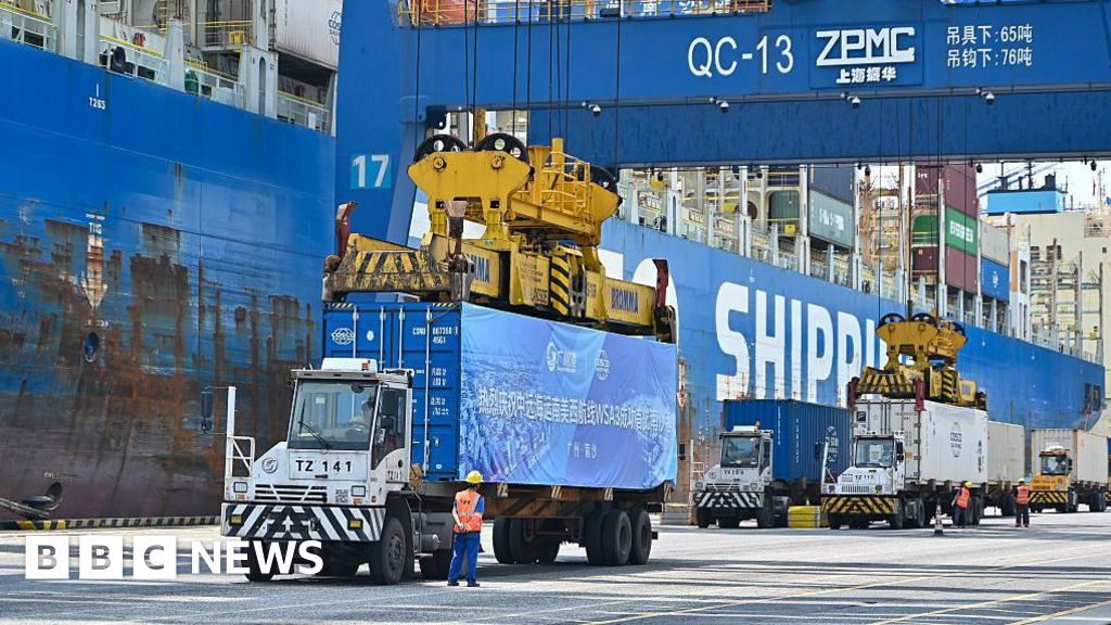 481f36f0 421f 11f0 8cc8 25fa9323cd5d Tariffs prompt record plunge in US imports, cutting trade deficit