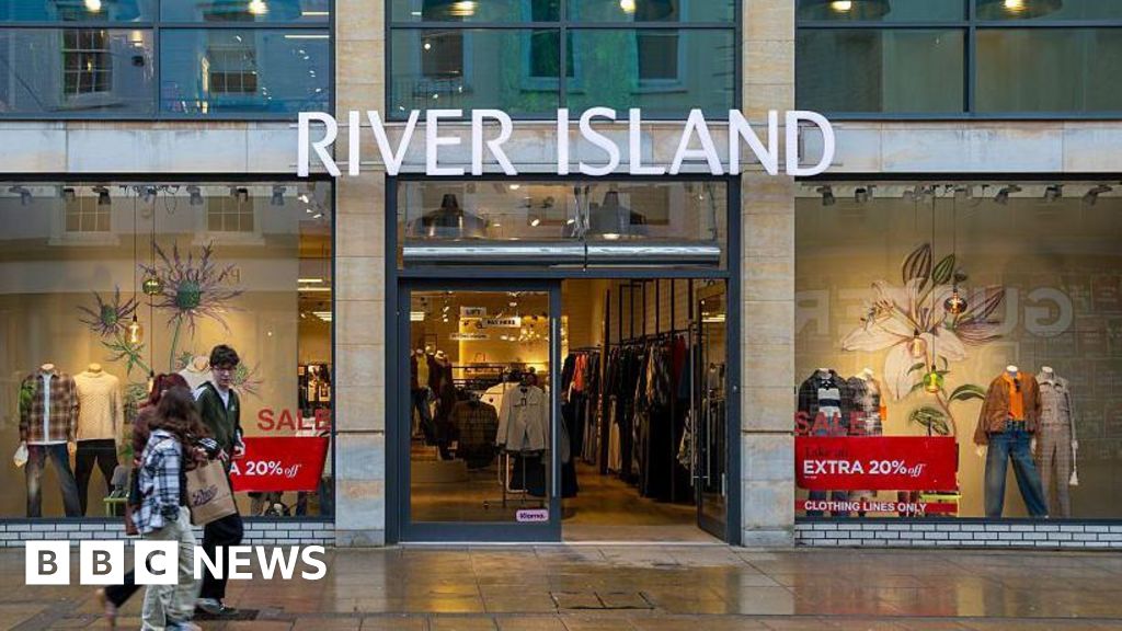4b784c70 4de5 11f0 b3c6 a9d2451e570a River Island to close 33 shops