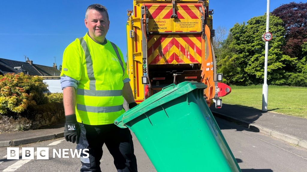 525e43f0 486d 11f0 84b6 6bf0f66205f1 Truckloads of Scotland's rubbish will be exported to England, say experts