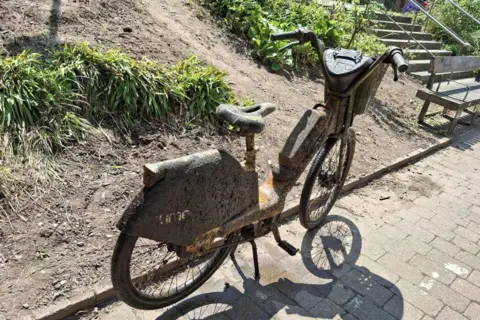 Lime bikes dumped in canals and rivers 'posing pollution risk' Canal and River Trust A dirty Lime bike after being pulled out of the Nottingham and Beeston Canal
