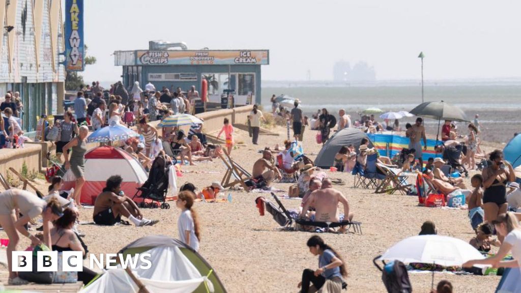 59bbf6e0 5274 11f0 9773 2789fa4a3c16 Amber heat health alerts issued as temperatures to soar