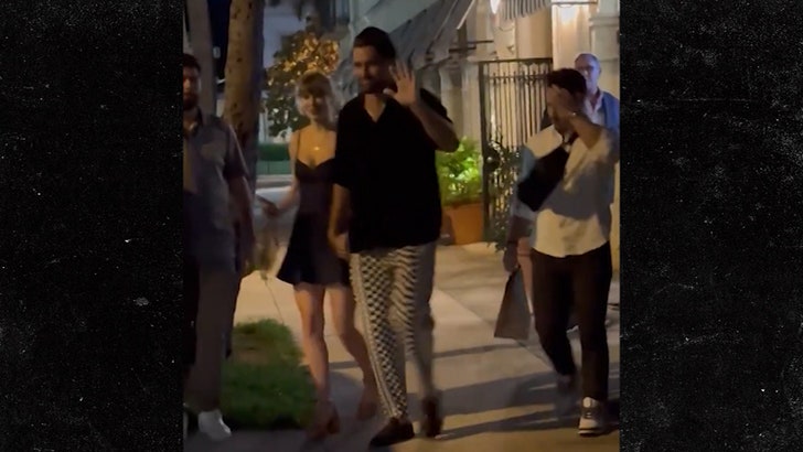 Taylor Swift, Travis Kelce Hold Hands During Date Night in Florida 060525_taylor_swift_travis_kelce_kal