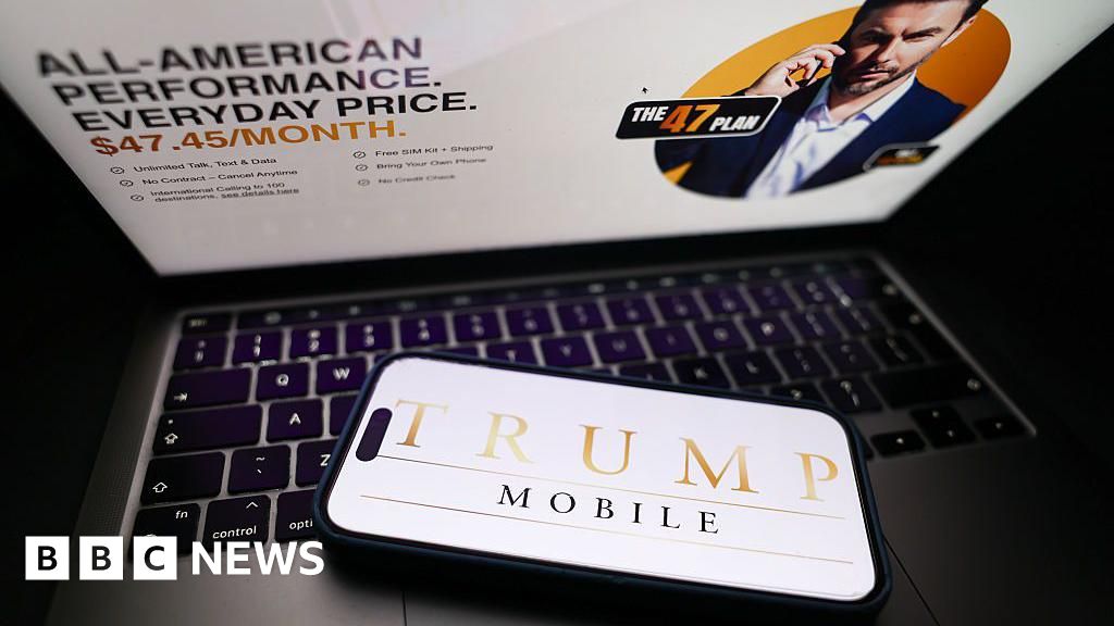 8e324230 4ae5 11f0 acc2 694ff49b214c Trump Organization enters mobile phone business