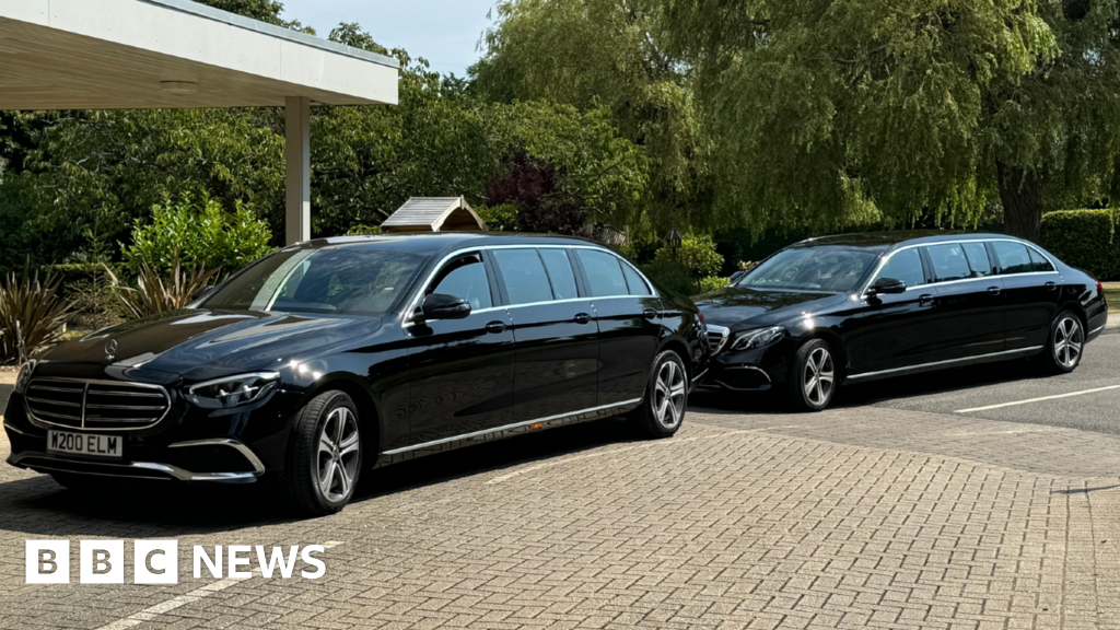 99034890 4607 11f0 835b 310c7b938e84 Weston-super-Mare funeral director offering free limo rides to prom