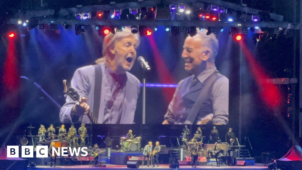 9b60d8a0 443b 11f0 afeb db8f72fc9724 Bruce Springsteen and Paul McCartney in surprise Liverpool duet
