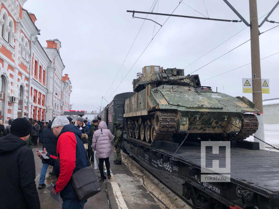 All American Bradley IFVs Destroyed In Ukraine! British Challenger-2 Tanks Unready For Real Combat: Rostec CEO Bradley All American Bradley IFVs Destroyed In Ukraine! British Challenger-2 Tanks Unready For Real Combat: Rostec CEO