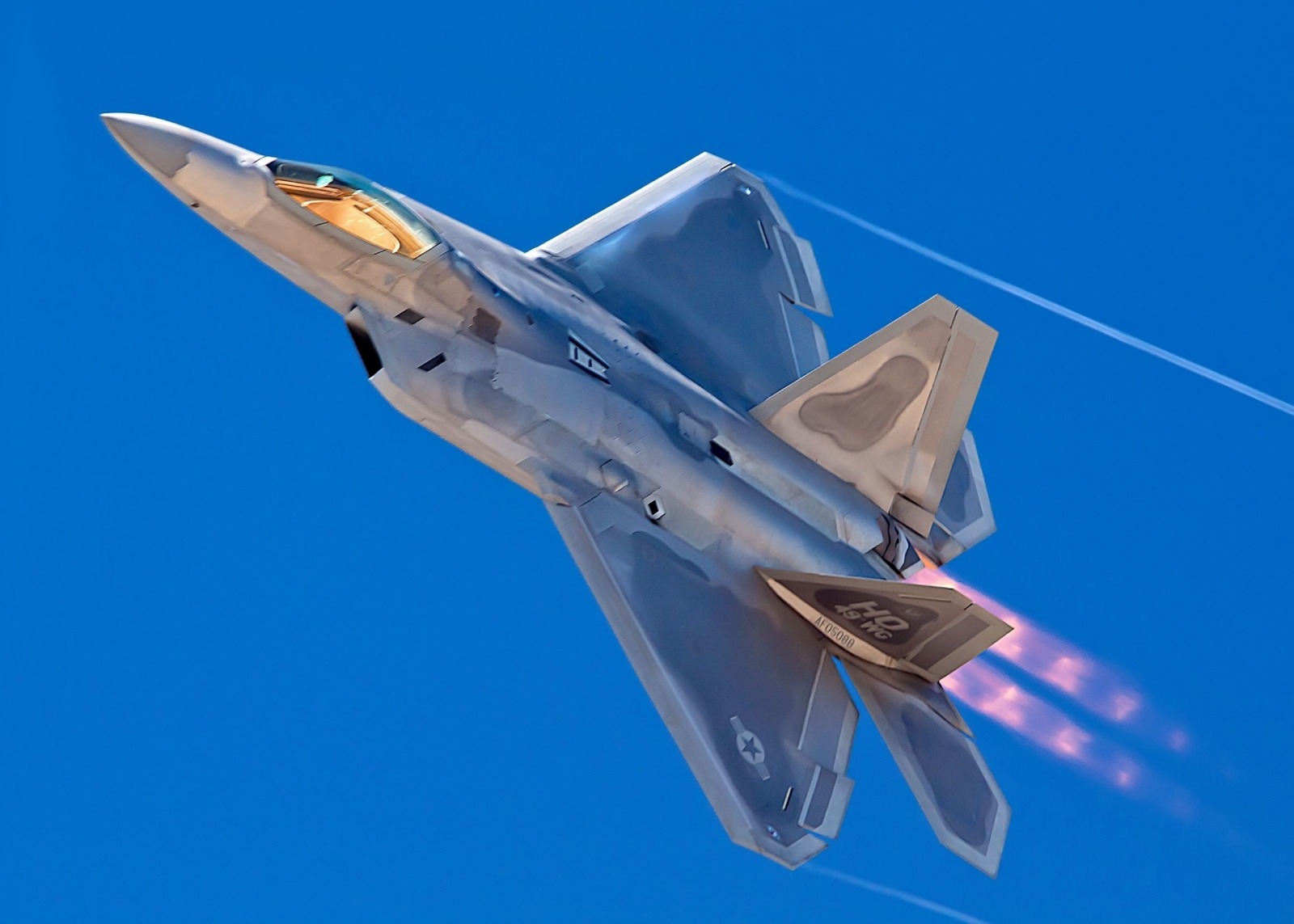F-22 Raptor's 'Biggest Rival' Flew 35 Years Ago! Why Did B-21 Raider's Developer Lose USAF Contract To Lockheed Martin? F 22 F-22 Raptor's 'Biggest Rival' Flew 35 Years Ago! Why Did B-21 Raider's Developer Lose USAF Contract To Lockheed Martin?