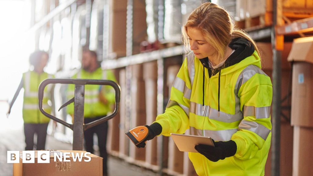 a7dbadb0 46cc 11f0 8fec b11f321e9298 UK economy shrunk in April as tax rises and US tariffs kicked in